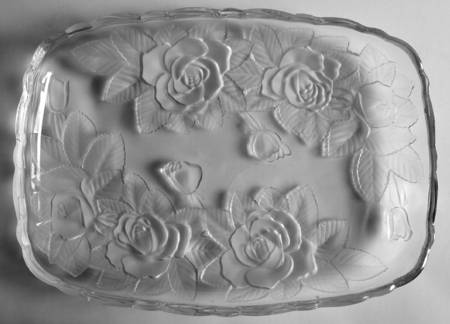 Rose Pearls 11" Rectangular Tray