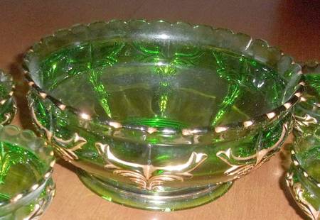 Winged Scroll Emerald Green (Gold Accents) 8" Nappy