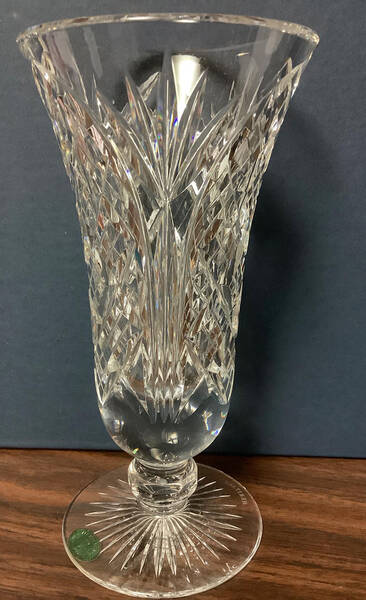 Cathedral Suite 7" Flower Vase