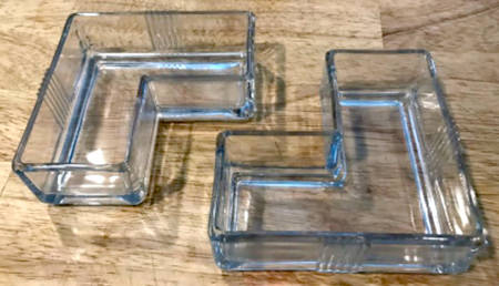Buttress Clear-Frosted Corner Centerpiece