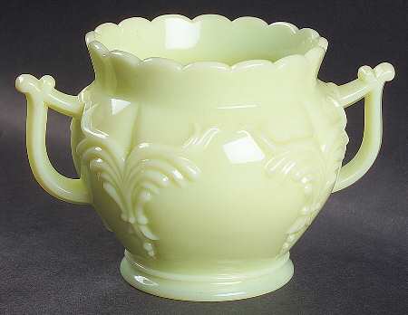 Winged Scroll Custard (No Gold Accents) Handled Open Spooner
