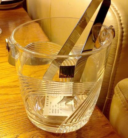 HOY31 Ice Bucket with Tongs