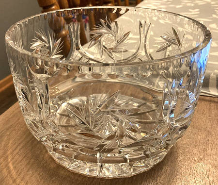 Worcester (Cut Curve Under Star) 8" Round Bowl
