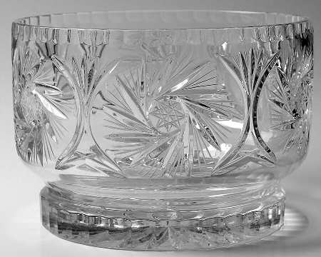 Worcester (Cut Curve Under Star) 9" Centerpiece