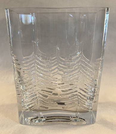 Kuusi 7" Flower Vase