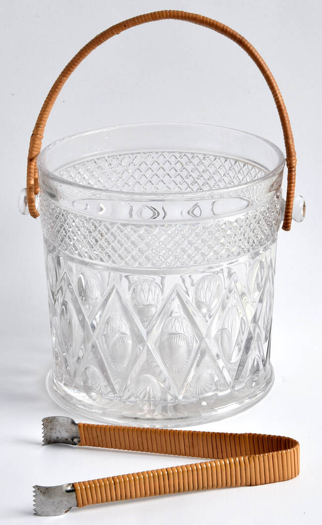 Cape Cod Clear (1602 + 160) Ice Bucket with Detachable Handle and Tongs