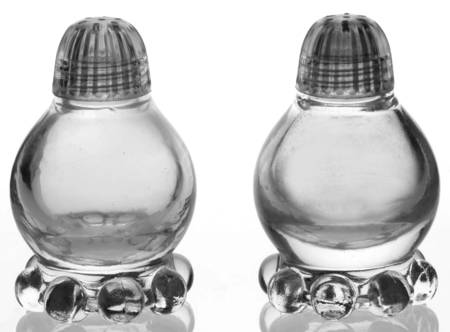 Candlewick Clear (Stem 3400) #96 Shaker Set W/Eight Beads & Plastic Lid
