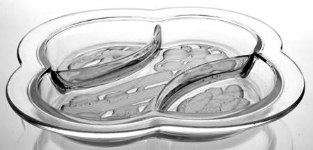 Intaglio Fruit (Line 900, Round) 9" Pansy/Flower Shape 3 Part Relish