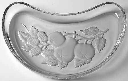 Intaglio Fruit (Line 900, Round) Crescent Salad Plate