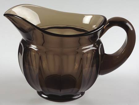 Old Williamsburg Brown 32 Oz Pitcher
