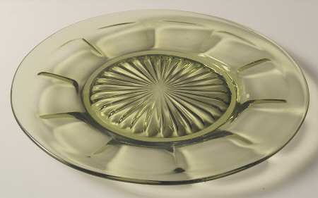 Old Williamsburg Verde Green Dinner Plate