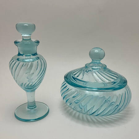 Twisted Optic Blue Round Puff Box with Lid