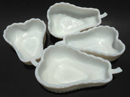 Vintage Grape Milk Glass (5 Piece) Hors D'Oeuvre Set, Bowl Only