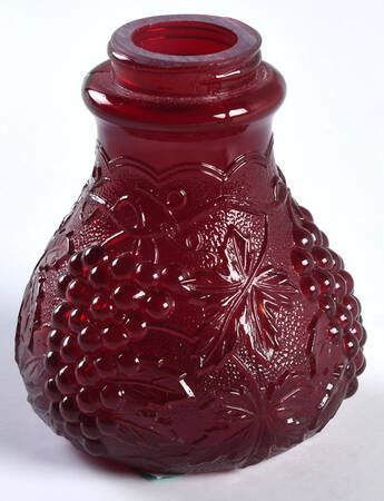 Vintage Grape Ruby Shaker No Lid