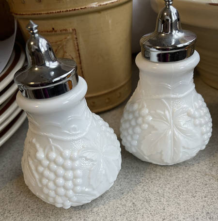 Vintage Grape Satin (Doeskin) Shaker Set w/Metal Lids