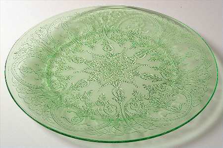Horseshoe Green 11" Sandwich Plate