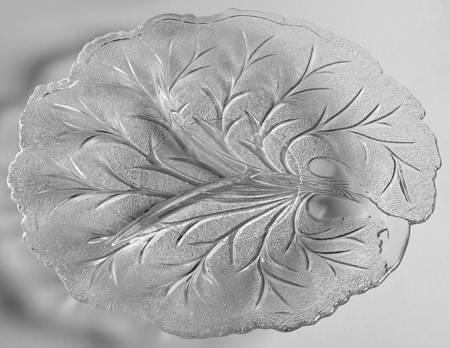 Pebble Leaf Clear 10" Round 3 Part Relish