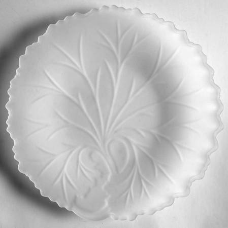 Pebble Leaf Clear Luncheon Plate