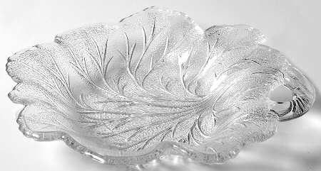 Pebble Leaf Clear Luncheon Plate