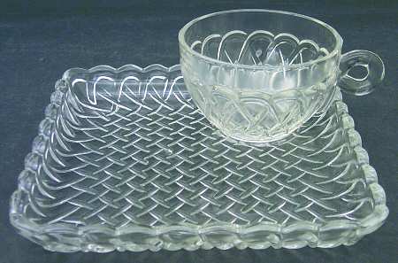 Pretzel Clear Snack Plate & Cup Set