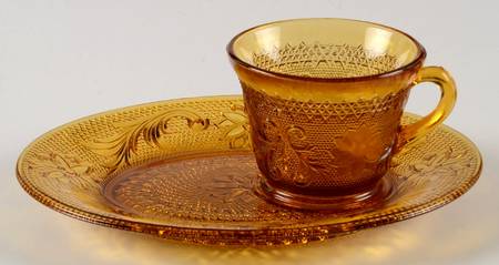 Sandwich Amber Snack Plate and Cup Set (Uses Standard Cup)