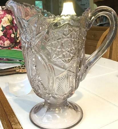 Bismarc Star Pitcher