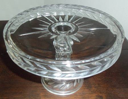 Laurel Round Cake Stand