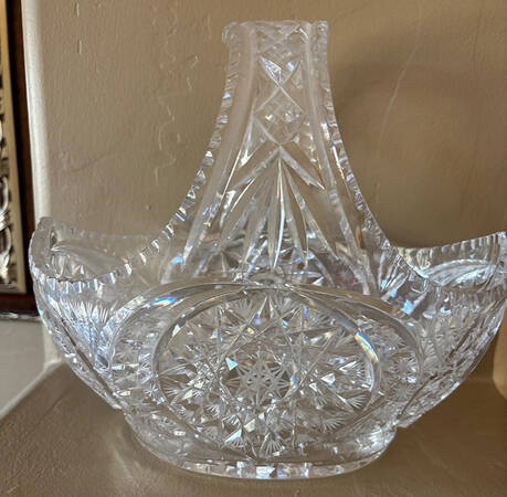 Hobstar Clear 9" Basket