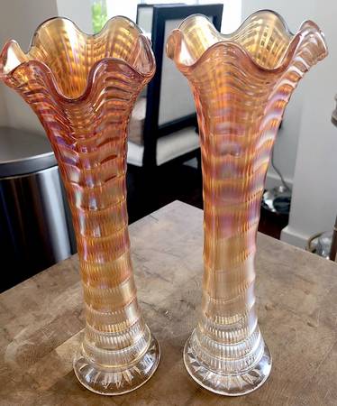 Ripple Marigold 9" Flower Vase