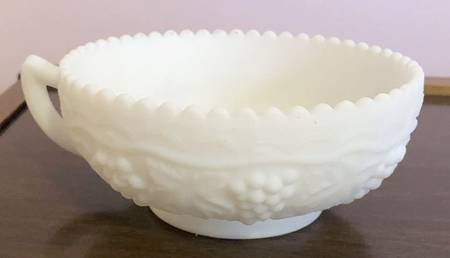 Vintage Grape Milk Glass Doeskin 5" 1 Handled Nappy