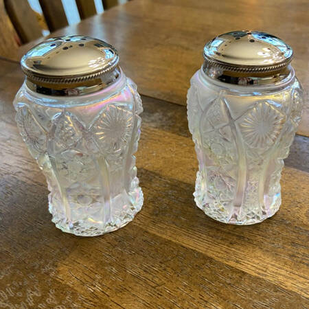 Daisy and Button White Carnival Shaker with Metal Lid