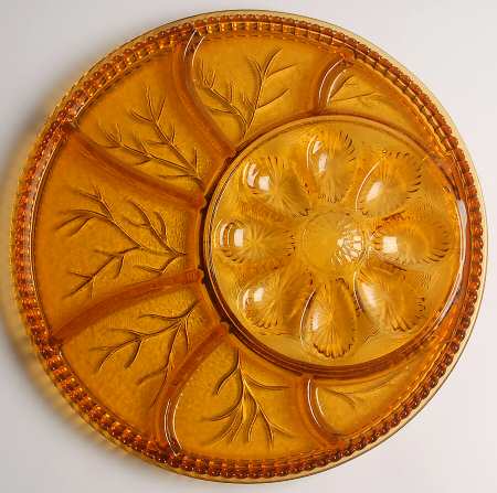 Pebble Leaf Amber 13" Round 8 Egg, 7 Section Egg & Relish