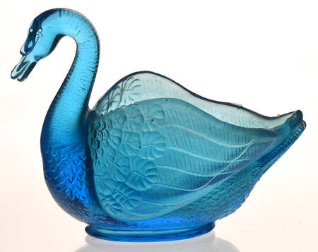 Animals & Figurines #27/147 Open (Mint) 4" Swan