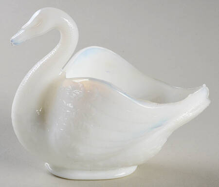 Animals & Figurines #27/147 Open (Mint) 4" Swan
