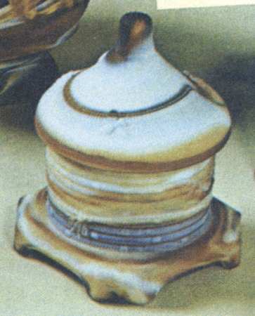 Animals & Figurines #60 Beehive Honey Jar & Lid