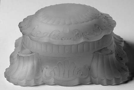 Animals & Figurines #44 Shell Puff Box with Lid