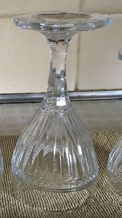 Optic and Buttons Clear Wine Glass