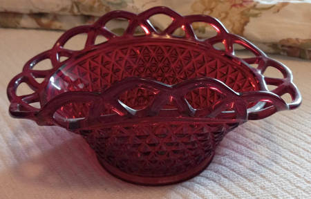 Laced Edge Ruby 9" Basket Bowl