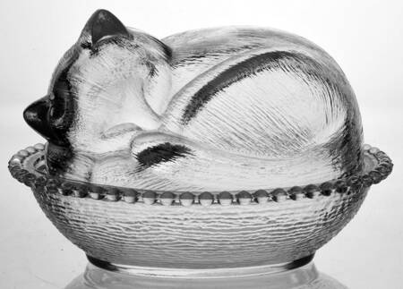 Indiana Animals & Figurines Kitten on Nest