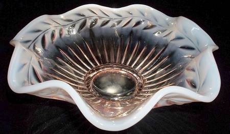 Laurel Pink Opalescent 12" Round Crimped Bowl