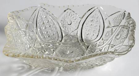 Paneled Daisy and Finecut Clear Small Rectangular Fruit Dessert Bowl
