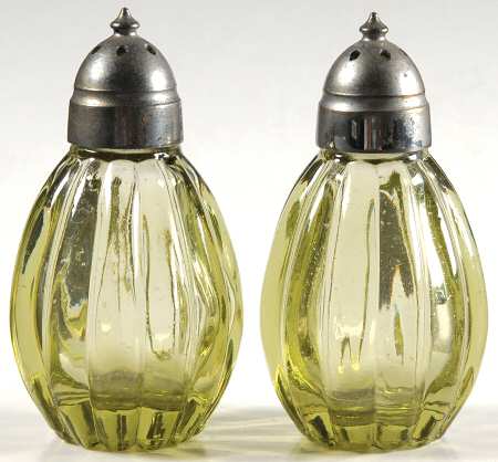 1503 Green (Verde) Shaker Set w/Metal Lids