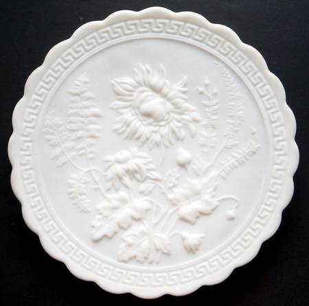 Homestead-Milkglass Frosted (Doeskin) 10" Decorative Plate