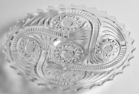 Hobstar and Tassels Clear 8" Footed Plate