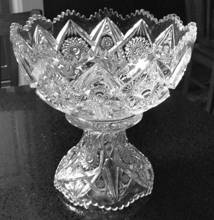 Feather Notching and Button Clear Punch Bowl with Stand