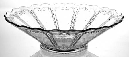 Scroll Flute Clear 9" Round Bowl