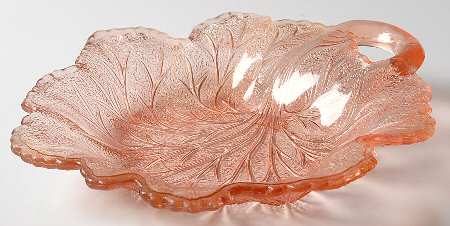 Pebble Leaf Pink Handled Nappy