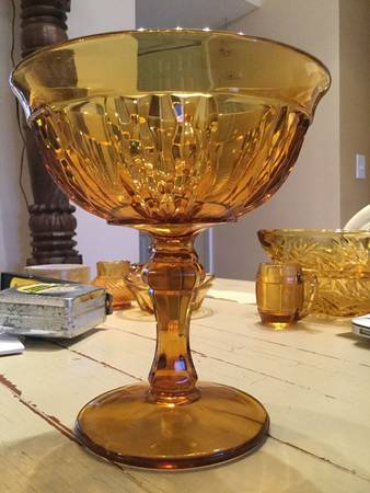 372 Amber Comport