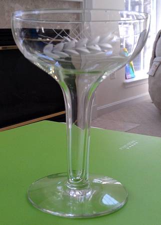 Fine Wheat Tall Hollow Stem Champagne