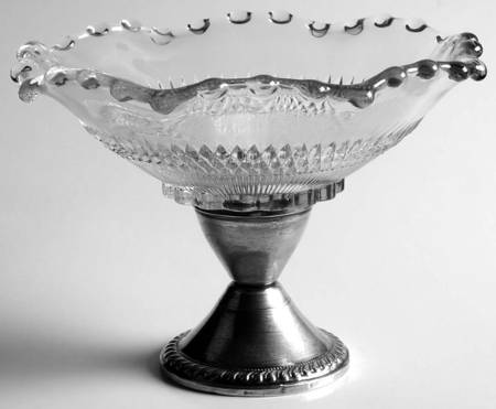 Anniversary Clear 5" Screw Peg Nappy & Sterling Base